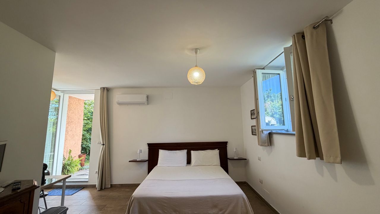 Stanza da letto rustica ed accogliente - Camera Pino